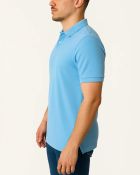 Camisa Polo Masculina Básica em Piquet Azul Claro — foto 3
