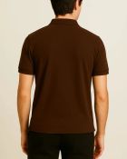 Camisa Polo Masculina Básica em Piquet Marrom — foto 2